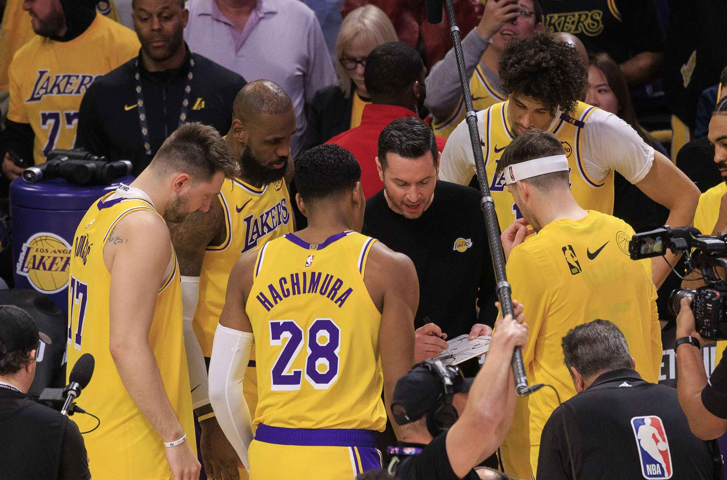 乐鱼官网-公牛队惨败后更衣室爆发冲突，主帅回应，经济经营学习不同.-乐鱼官网